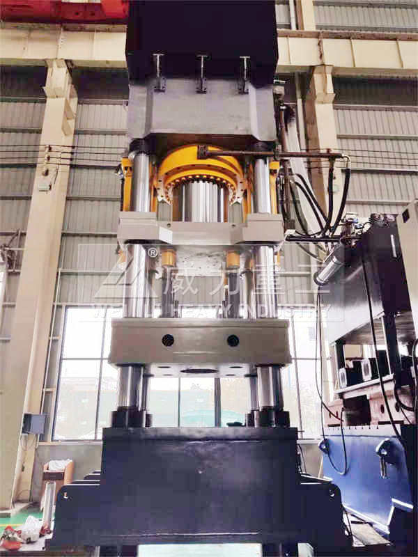 热压配重块成型1800吨四柱液压机